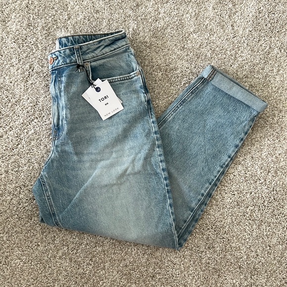 NWT New Look Tori Medium Washed Distressed Mom Jeans - Picture 1 of 8